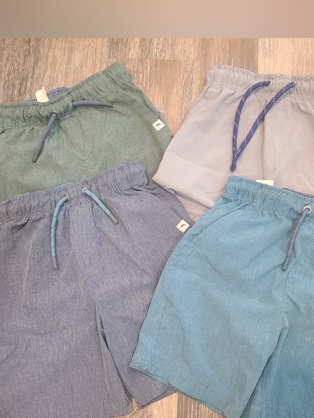 Tommy Bahama Bundle Of 4 Boys Shorts Size 5-6yrs